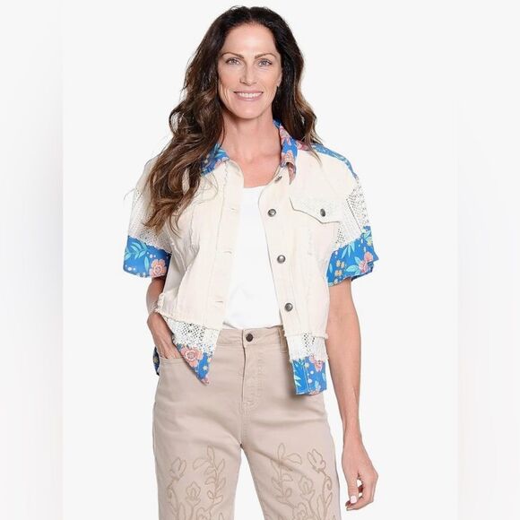 Tru Luxe Womens Short Sleeve Patchwork Shirt Jacket Size M Floral Lace NWT - Picture 3 of 16
